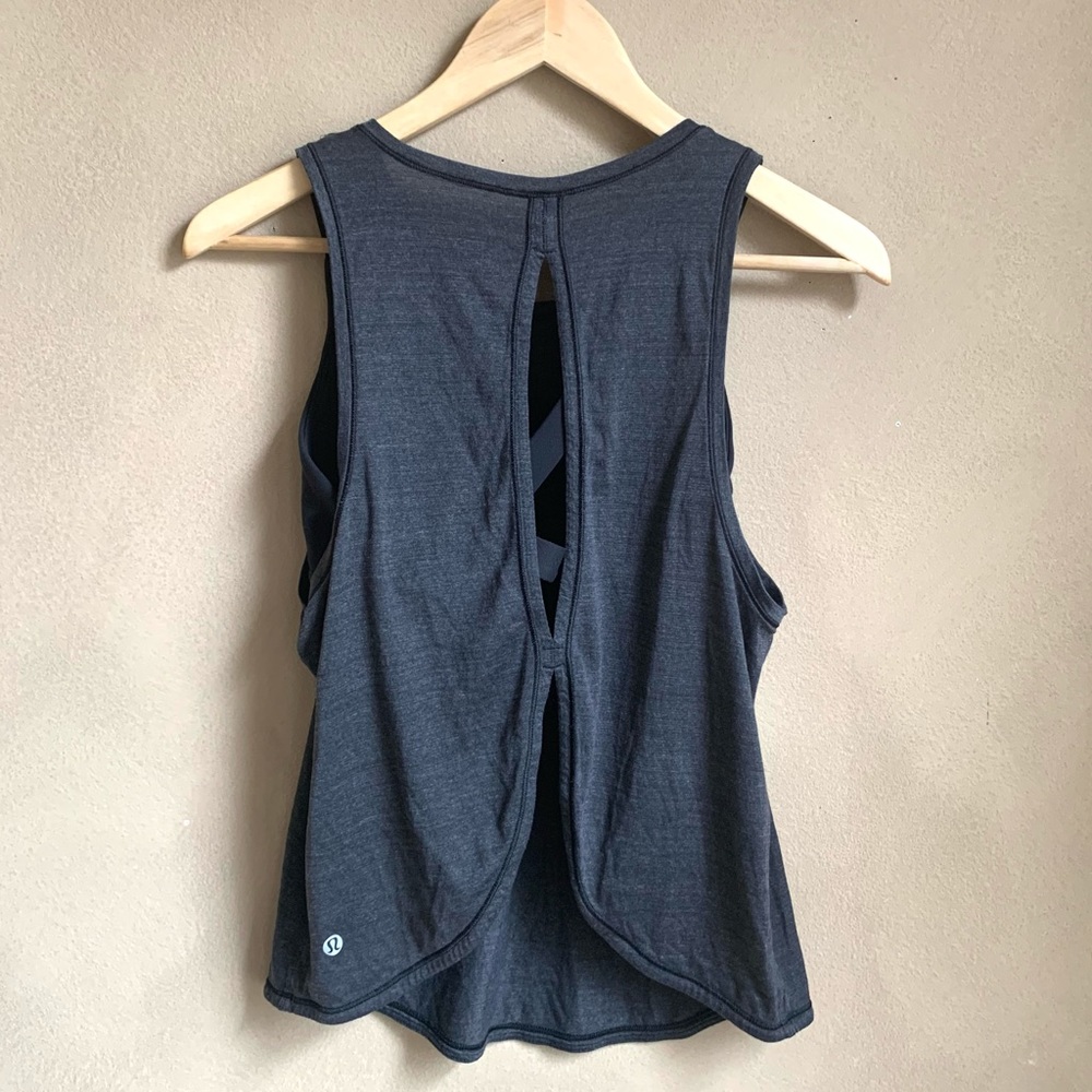 EUC✨Lululemon Built In Bra Top - Picture 12 of 12